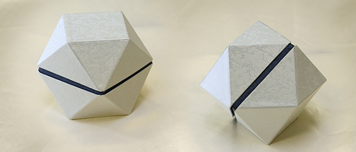 造形美が美しい高級感あるスリットのある貼箱：三角形と四角形で構成される「ダイマクシンケース」：和テイストの紙箱